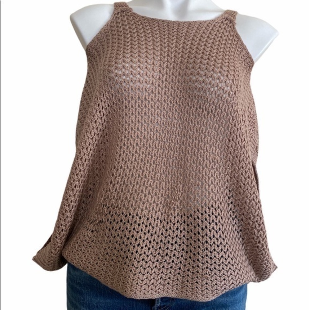 Billabong sleeveless cutout top sweater size M